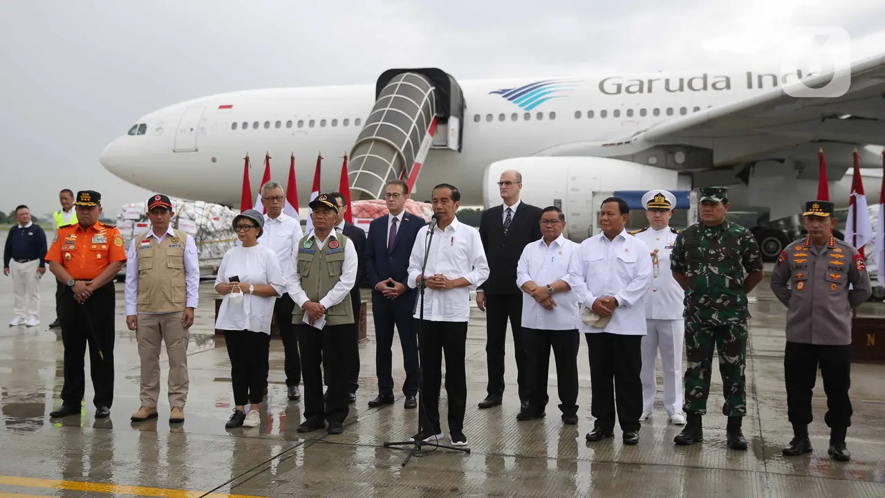 Presiden Joko Widodo Lepas Bantuan Logistik Untuk Korban Gempa Turki Suriah