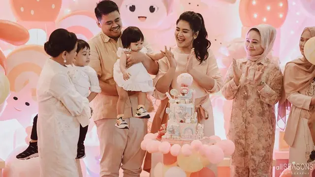6 Momen Keseruan Ulang Tahun Sedah Mirah, Cucu Perempuan Jokowi