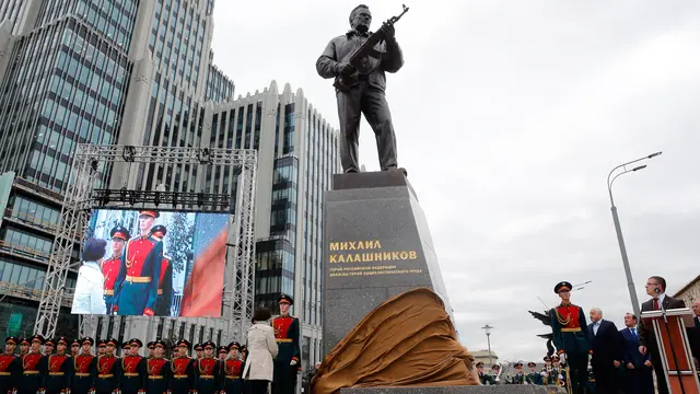 Penemu Senjata AK 47-Mikhail Kalashnikov
