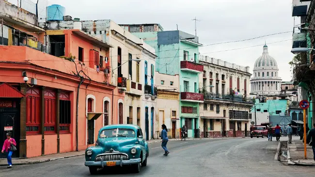 Mobil kuno di kota Havana, Kuba. (Sumber MaxPixel)