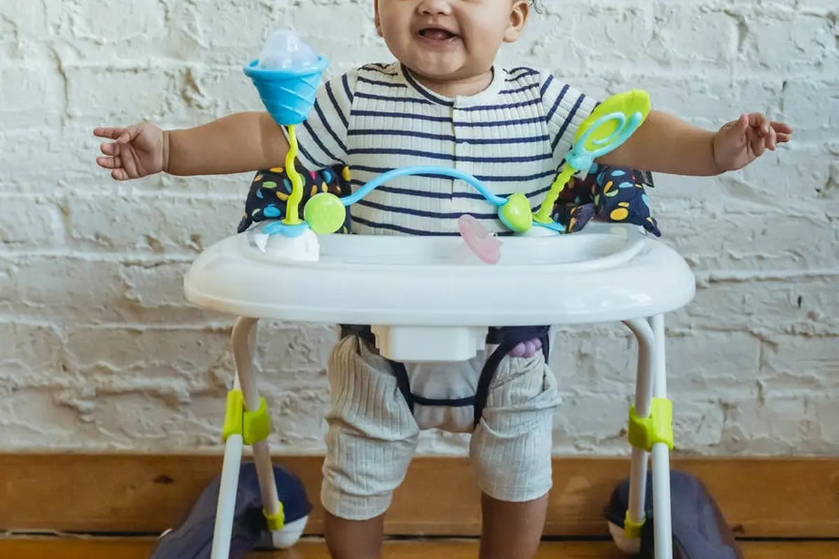 5 Tips yang harus dilakukan oleh orangtua untuk mendukung stimulasi otak bayi 6 bulan