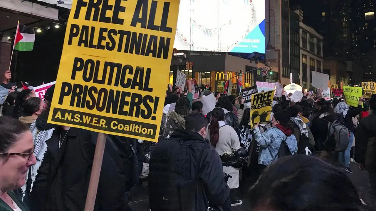Demo pro-Palestina di The New York Times. (Dolores Cortes/AP)