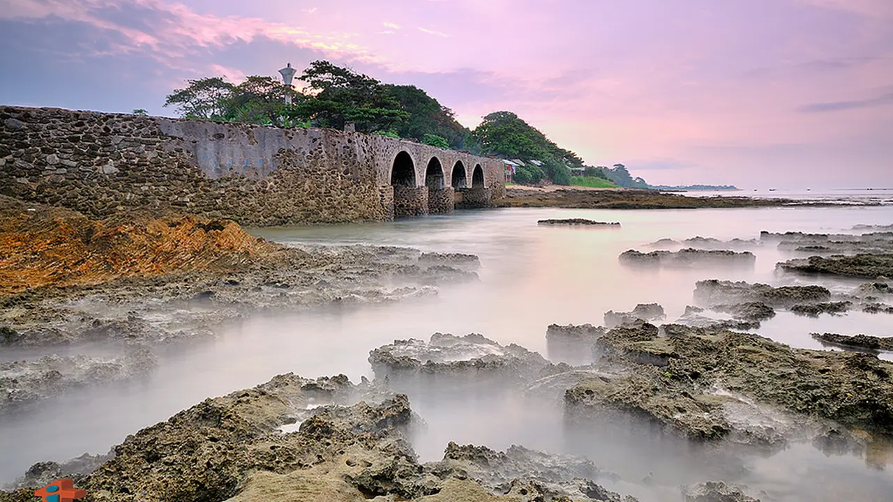 Pantai Santolo