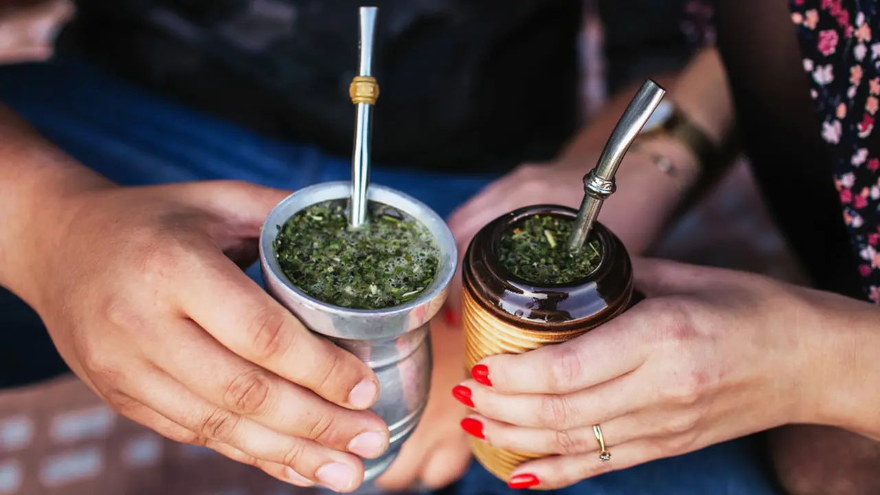 Mengenal Yerba Mate, Teh Tubruk Favorit Pesepak Bola Top Argentina Lionel Messi