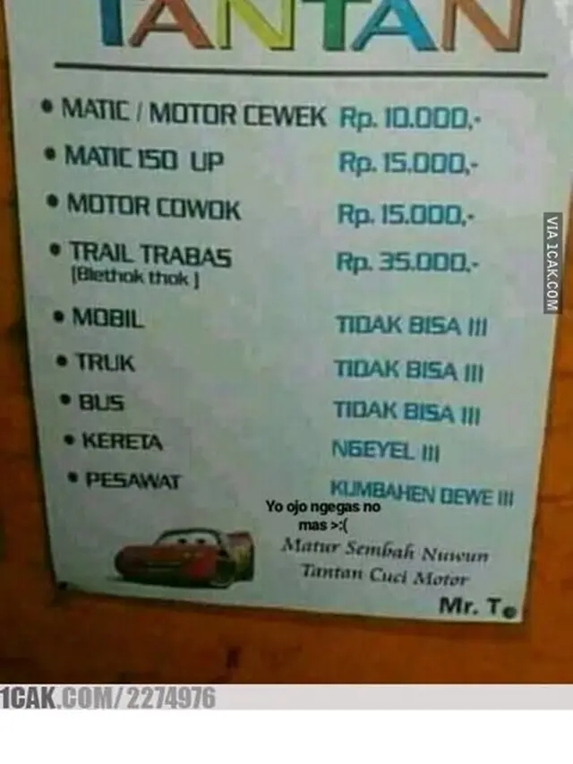 6 Spanduk Promosi Cuci Motor Ini Bikin Geleng Kepala