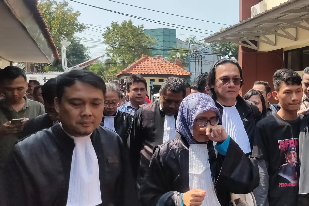 Tangis Haru Titin Prialianti Tim Kuasa Hukum Saka Tatal di Sidang PK: Kebenaran Sudah Terbuka