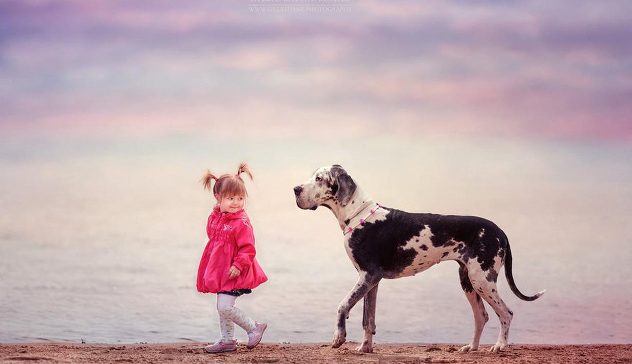 Potret Cute Anak-Anak dan Anjing Raksasa Peliharaannya - Photo Fimela.com