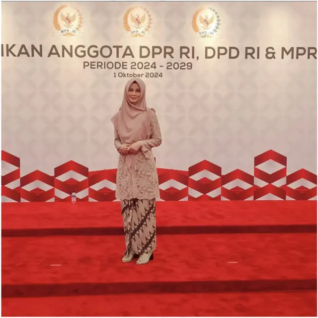 6 Fashion Ibu Pejabat Ala Jihan Fahira, Simpel tapi Tetap Elegan