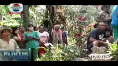 Aparat Kepolisian Resor Pasuruan, Jawa Timur, membongkar makam seorang pria, korban pembunuhan beberapa waktu lalu, yang jasadnya ditemukan di hutan jati.