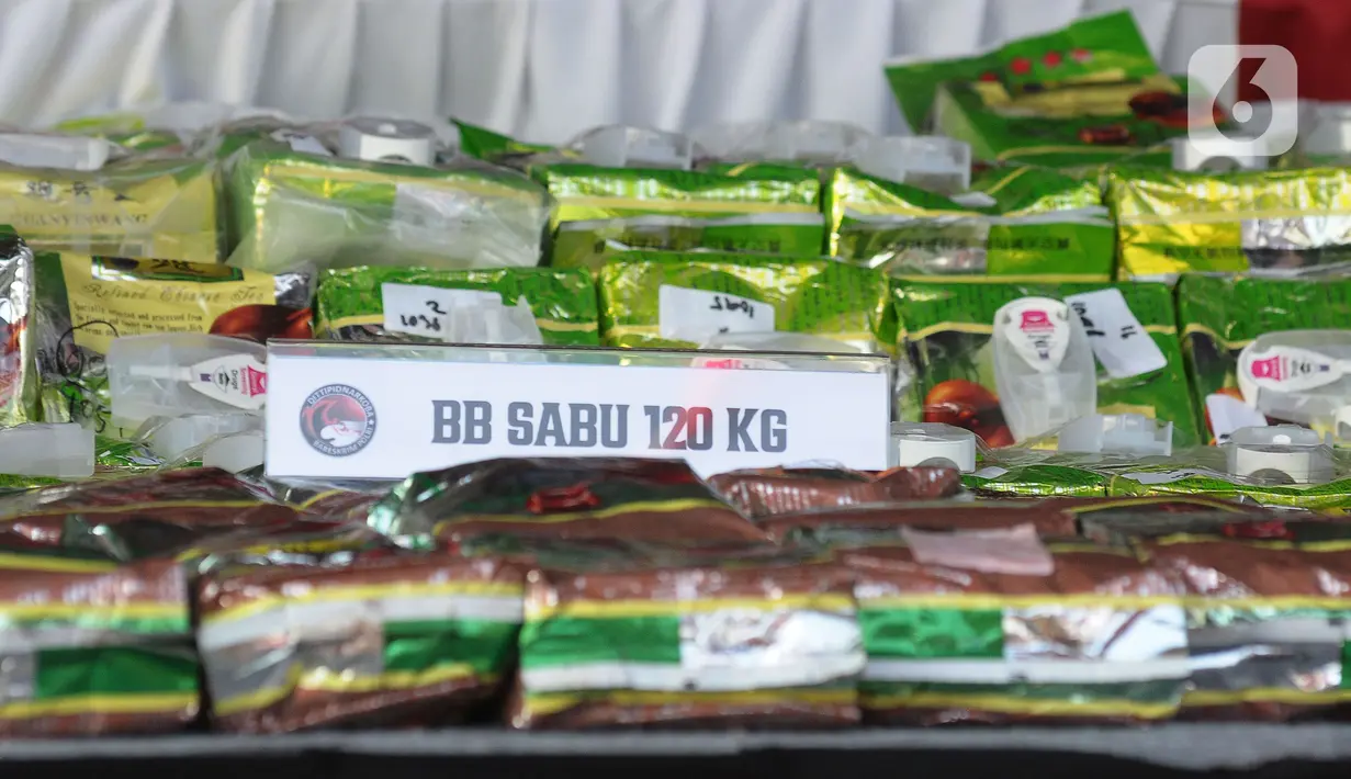 Dalam kurun waktu 2020 hingga 2023, ada 408 laporan polisi dengan 884 tersangka yang sudah ditangkap, dan keseluruhannya pun nyatanya memiliki keterkaitan dengan Fredy Pratama. (merdeka.com/Imam Buhori)