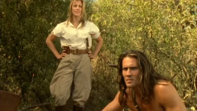 Joe Lara sebagai Tarzan di Tarzan: The Epic Adventures (Keller Siegel Entertainment/ Seagull Entertainment via IMDb)