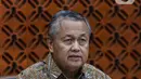 Gubernur Bank Indonesia (BI), Perry Warjiyo menjelaskan keputusan tersebut diambil sebagai langkah konsistensi untuk menjaga stabilitas ekonomi dan keuangan. (Liputan6.com/Angga Yuniar)