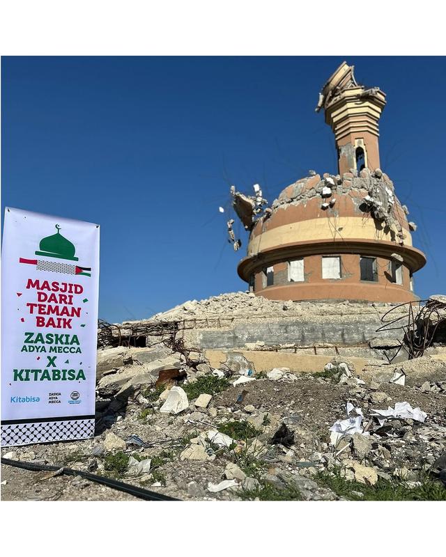 7.Masjid Zaskia Adya Mecca di Gaza dan Jakarta