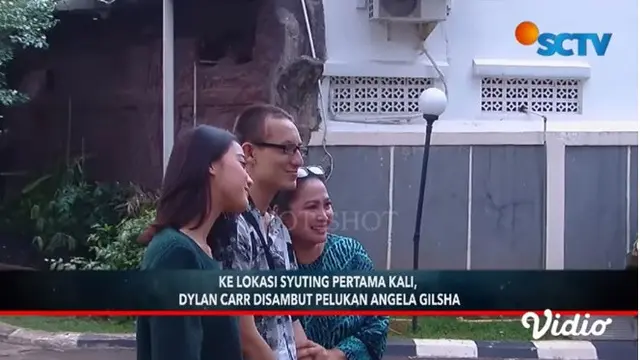 6 Potret Dylan Carr Kembali ke Lokasi Syuting, Dipeluk Angela Gilsha