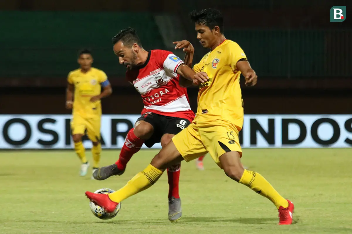 Madura United vs Semen Padang