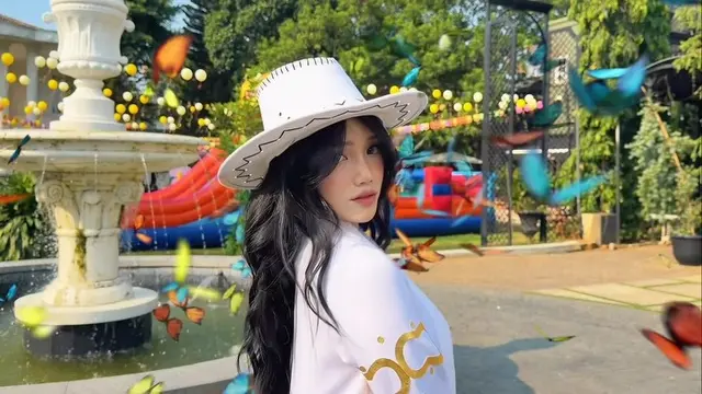 Fuji Cantik dengan Gaya Nico Robin