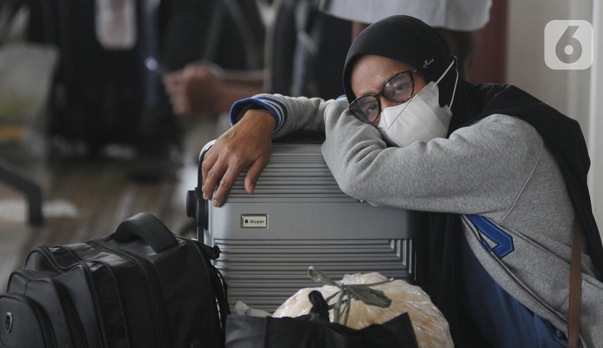Jumlah penumpang di Terminal Pulogebang sudah mengalami peningkatan sejak Rabu (3/4/2024) lalu. (merdeka.com/Imam Buhori)