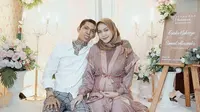 Momen Romantis Young Lex dan Sang Istri (Sumber: Instagram//eriskanakesya//young_lex18)