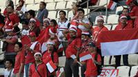Suporter Timnas Indonesia. (Bola.com/Nicklas Hanoatubun)