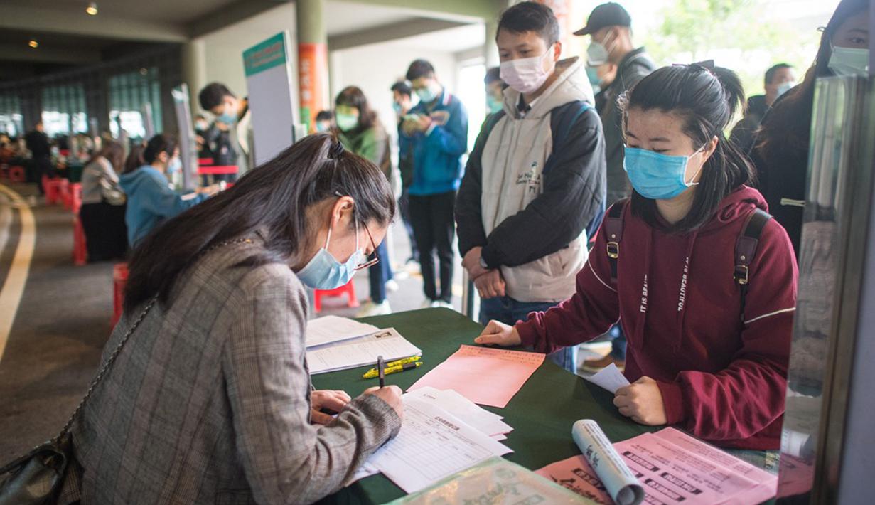 Foto Wuhan Buka Bursa Kerja Untuk Imbangi Dampak Corona Covid 19 Global Liputan6 Com