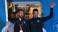Sepanjang sejarah Piala Dunia, deretan pelatih hebat telah menunjukkan kapasitasnya untuk mempersembahkan trofi Piala Dunia bagi tim yang dibesutnya. Dari sekian banyak pelatih tersebut, tercatat ada 5 yang berusia paling muda. Siapa saja? Yuk disimak uraiannya berikut ini. (AFP/Luis Robayo)