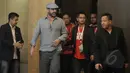 Eric Cantona saat tiba di Hotel Mulia untuk melakukan konferensi pers, Jakarta, Jumat (17/4/2015). Cantona didaulat menjadi brand ambassador jam tangan Hautlance. (Liputan6.com/Johan Tallo)