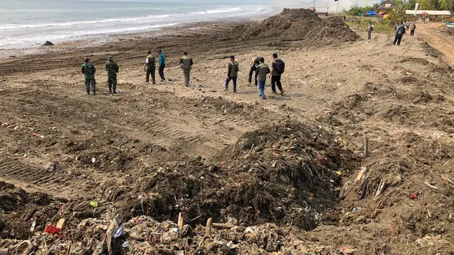 Pembersihan pantai Cibutun Loji Kabupaten Sukabumi, hampir tuntas (Liputan6.com/Istinewa)