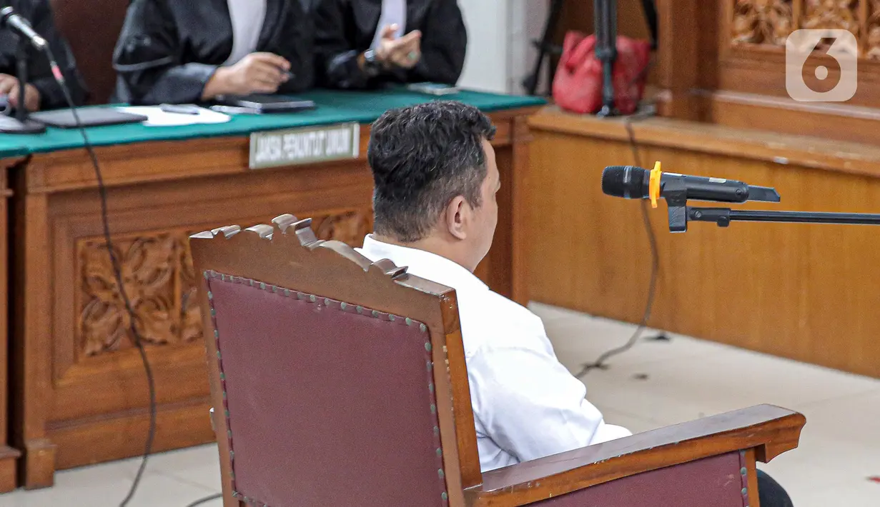 Terdakwa kasus pembunuhan Brigadir Nopriansyah Yosua Hutabarat atau Brigadir J, Kuat Ma'ruf menjalani sidang lanjutan di Pengadilan Negeri Jakarta Selatan, Jakarta, Rabu (26/10/2022). Dalam sidang tersebut hakim menolak eksepsi Kuat Ma'ruf. (Liputan6.com/Faizal Fanani)