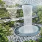 HSBC Rain Vortex di New Jewel Changi Singapura. (Creative Commons)