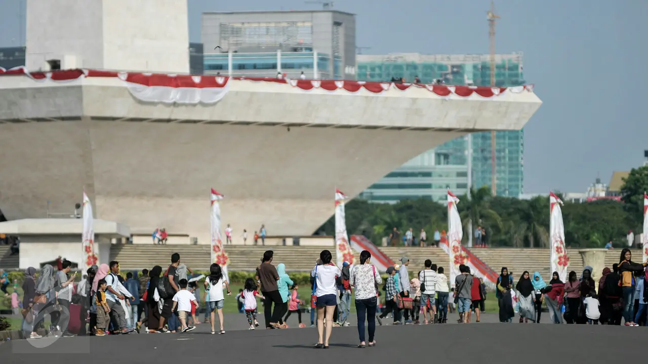 20160707-Libur Lebaran di Monas-Jakarta-Yoppy Renato