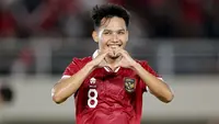 Selebrasi pemain Timnas Indonesia U-23, Witan Sulaeman setelah mencetak gol ke gawang Chinese Taipei U-23 dalam pertandingan Grup K Kualifikasi Piala Asia U-23 2024 di Stadion Manahan, Solo, Sabtu (9/9/2023). (Bola.com/Arief Bagus)