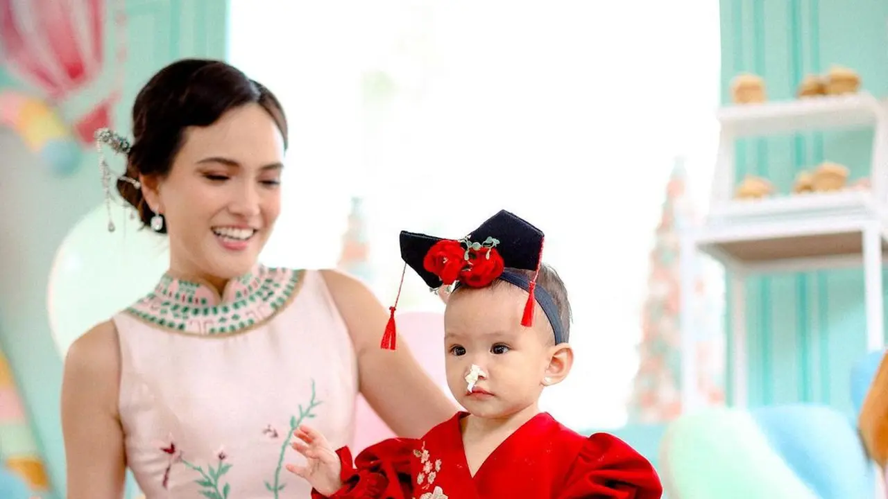7 Momen Ulang Tahun Pertama Anak Shandy Aulia, Pakai Tema Imlek