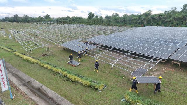 Pertamina Hulu Rokan  bangun PLTS tahap 1 25 MWp dan tahap 2 200 MWp yang berada di lahan seluas 28,16 hektar di tiga lokasi yaitu Rumbai, Duri dan Dumai Camp. (Dok PHR)
