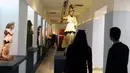 Pengunjung menghadiri upacara pembukaan kembali untuk Museum Nasional Suriah yang berada di Damaskus, 28 Oktober 2018. Museum Nasional Suriah ini terpaksa tutup selama lebih dari enam tahun sejak konflik di Suriah pecah 2011. (SANA via AP)