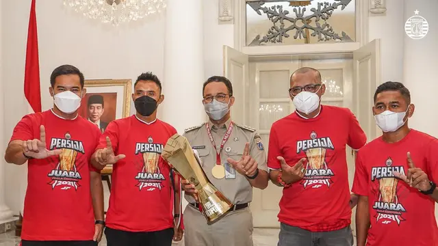 Persija bersama Gubernur DKI Jakarta, Anies Baswedan.