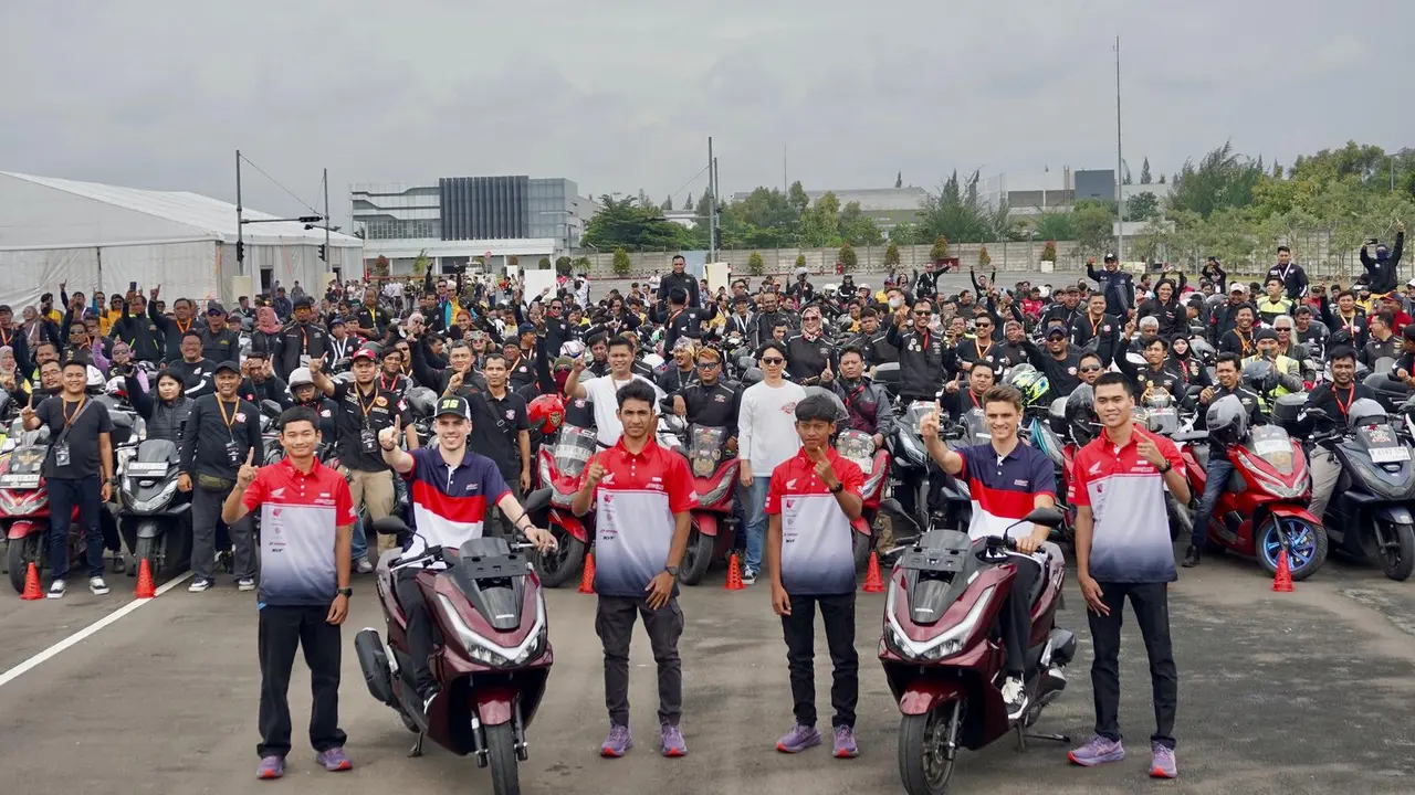 Luca Marini dan Joan Mir Jumpa Komunitas Pengunggang PCX di Cikarang