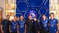 Presiden Arema FC Gilang Widya Pramana Resmi Perkenalkan 4 Pemain Baru Kloter Pertama, Kamis sore (7/4/2022)/Ist