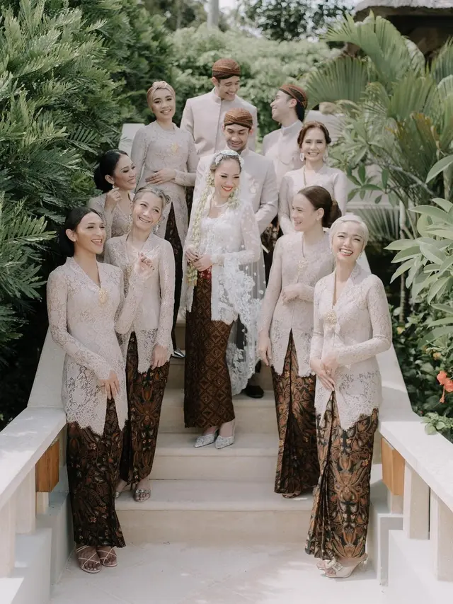 Bunga Citra Lestari terlihat sangat bahagia usai dirinya dipersunting Tiko Aryawardhana