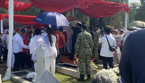 Rachmat Gobel Dimakamkan Secara Militer di TMP Kalibata