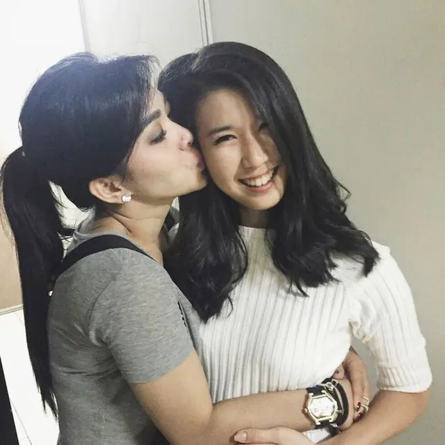 Bak Kakak Beradik, Ini 7 Potret Kedekatan Christie Hartono dan Syahrini