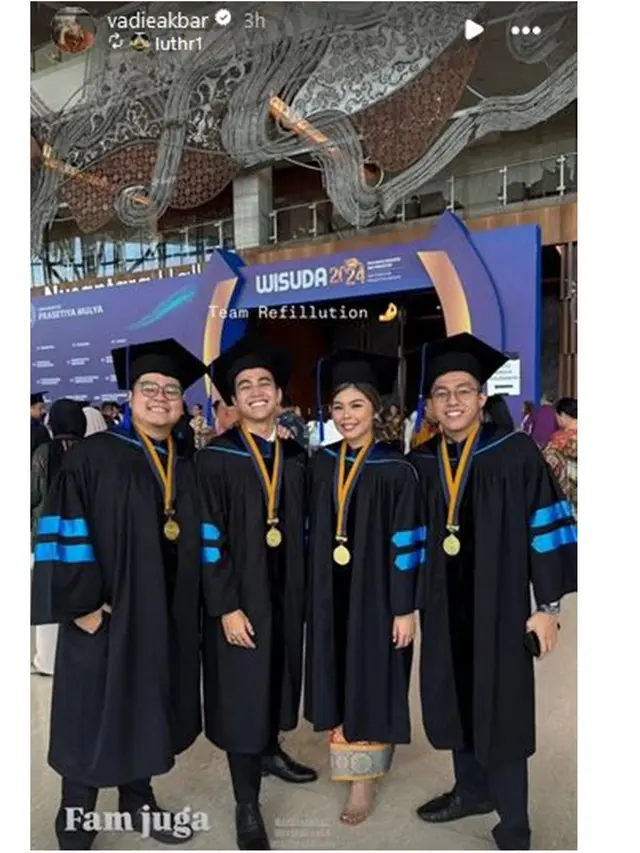 6 Potret Wisuda Vadi Akbar Adik Vidi Aldiano, Raih Gelar Master