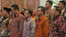 Wapres Jusuf Kalla (tengah) didampingi Ketua MPR RI Zulkifli Hasan (kedua kanan) menghadiri peringatan Hari Konstitusi di Kompleks Parlemen, Senayan, Jakarta, Selasa (18/8/2015). (Liputan6.com/Herman Zakharia)