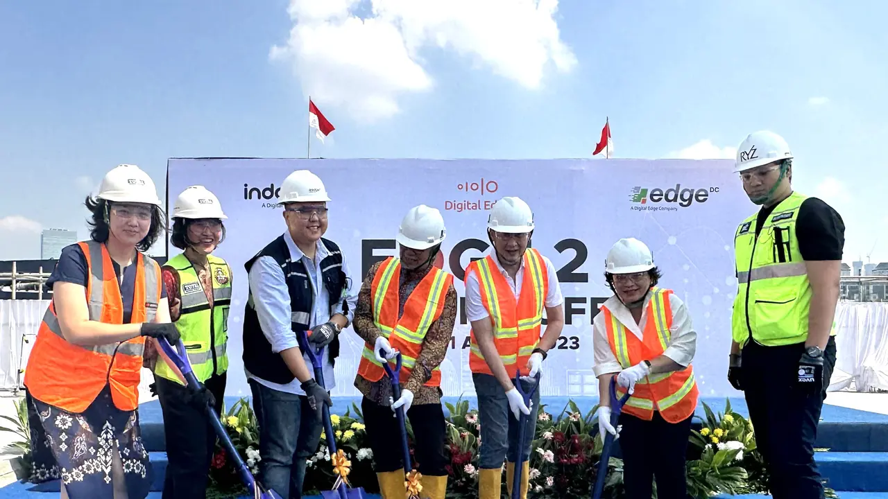 Seremoni topping off proyek pembangunan data center EDGE2. Dok: Indonet