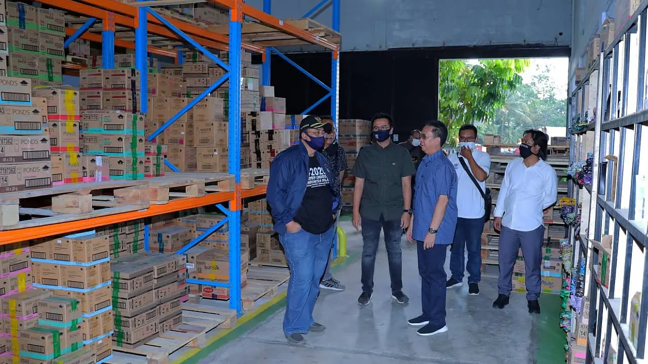 Sekretaris Kementerian Koperasi dan UKM Rully Indrawan, di Kelurahan Tipar, Kecamatan Citamiang, Kota Sukabumi, Jawa Barat, Minggu (7/6/2020).