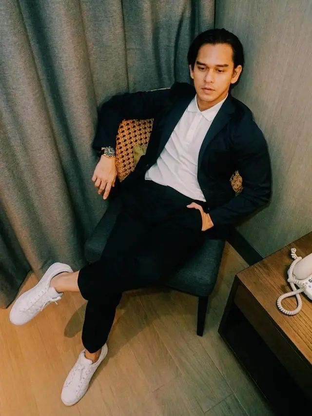 Rangga Azof. (Foto: Instagram @azofrangga)