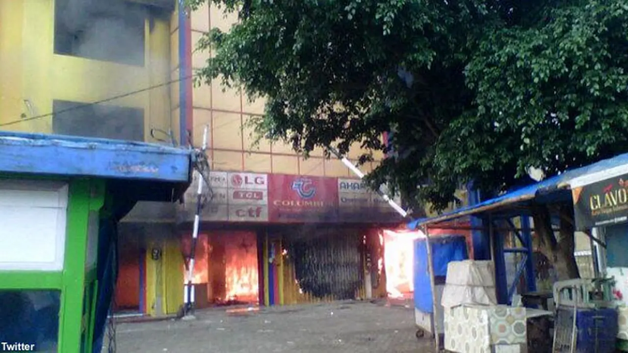 kebakaran-pondokgede-131202a.jpg