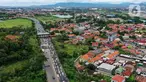 Foto udara memperlihatkan ribuan kendaraan pemudik terjebak kemacetan menjelang gerbang Tol Merak di Cilegon, Banten, Sabtu, (6/4/2024). (Liputan6.com/Angga Yuniar)