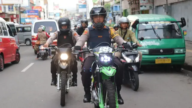 Selain kesiapan aparat di tiap polsek, kesiapan aparat melakukan patroli pun menjadi bagian kesuksesan persiapan puncak perayaan Natal 2019 di Garut