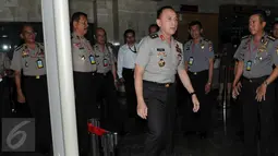 Kepala Divisi Hukum Mabes Polri Irjen Pol Mochamad Iriawan (depan) saat mengunjungi gedung Komisi Pemberantasan Korupsi (KPK) di Jakarta, Kamis (25/2). (Liputan6.com/Helmi Afandi)