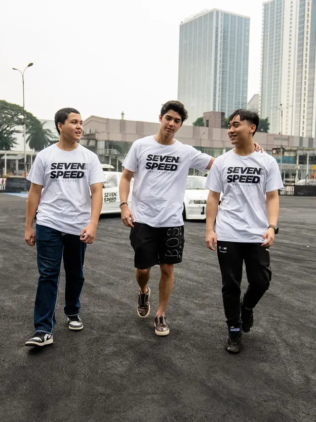 7 Potret Al Ghazali Bareng Tim Driftnya, Bakal Ikut Turnamen Tahun Ini